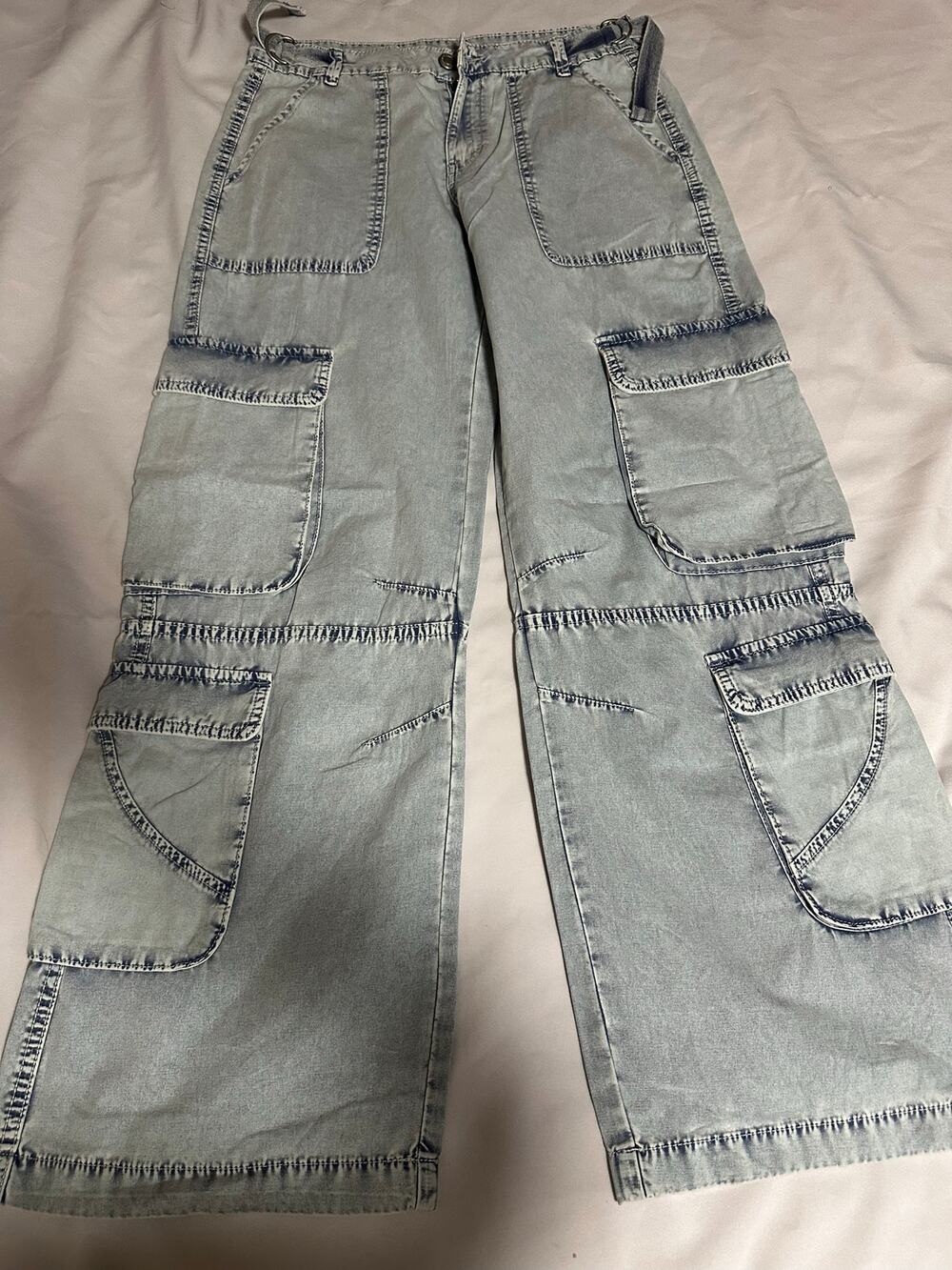 Pull & Bear Women’s wide leg cargo jeans light multi pocket blue size 4  NWT